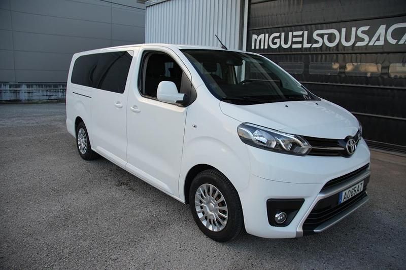 Usado Toyota Proace 120 HP (88 kW) 2022 Branco Monovolume