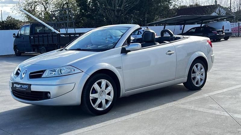 Cinzento Usado 2008 Renault Mégane III | € 10.990 (Caro) - Imagem 1/4