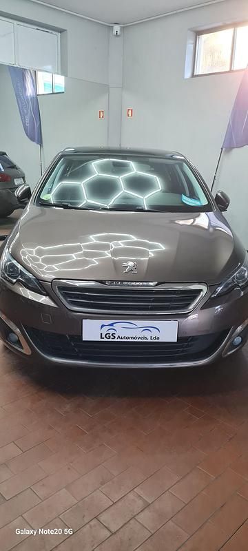 Castanho Usado 2013 Peugeot 308 Envy | € 11.990 (Preço justo) - Imagem 1/4