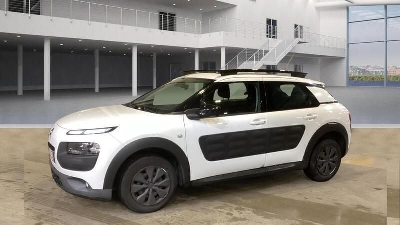 Branco Usado 2015 Citroën C4 Cactus Citadino | € 12.500 (Preço justo) - Imagem 1/4