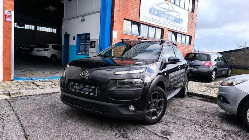 Preto Usado 2014 Citroën C4 Cactus Citadino | € 9.600 (Super Preço) - Imagem 1/4