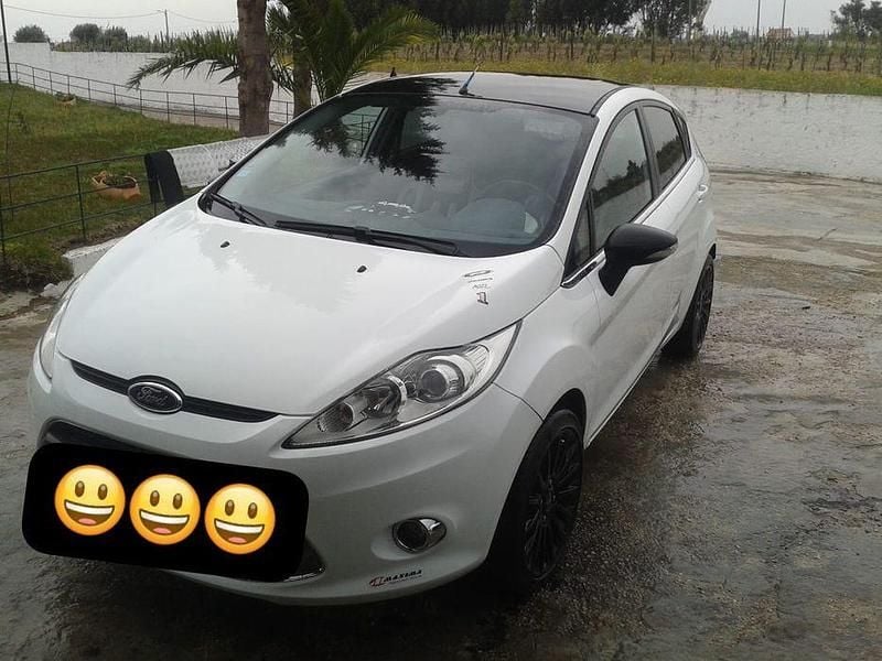 Usado 2011 Ford Fiesta Titanium Sedan | € 6.250 (Preço justo) - Imagem 1/4