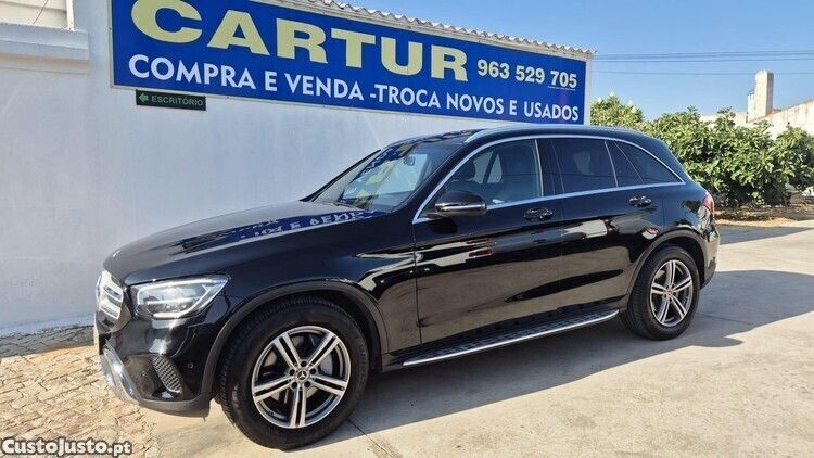 Preto Usado 2020 Mercedes GLC200 SUV | € 39.900 - Imagem 1/1
