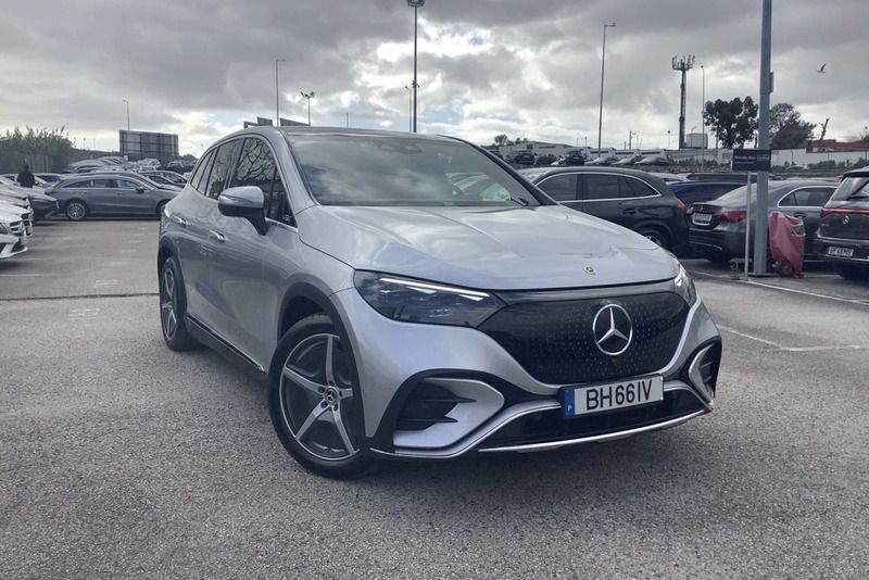 Prateado Usado 2024 Mercedes EQE350 SUV SUV | € 76.500 - Imagem 1/4