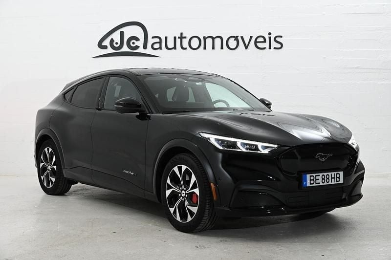 Preto Usado 2023 Ford Mustang Mach-E SUV | € 46.900 (Preço justo) - Imagem 1/4