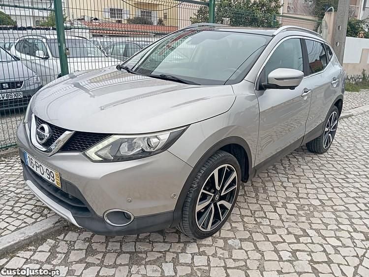 Cinza Usado 2015 Nissan Qashqai Tekna SUV | € 13.900 (Bom preço) - Imagem 1/1