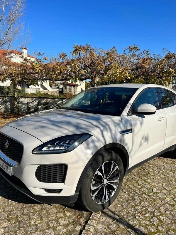 Cinzento Usado 2018 Jaguar E-Pace SUV | € 29.900 (Preço justo) - Imagem 1/4