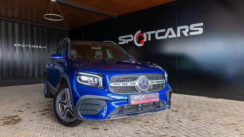 Azul Usado 2021 Mercedes GLB200 AMG line SUV | € 41.990 (Preço justo) - Imagem 1/4