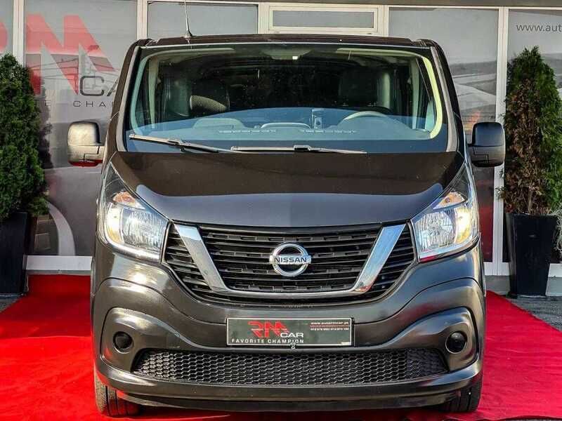Usado Nissan NV300 Comfort 170 HP (125 kW) 2020 Preto Van