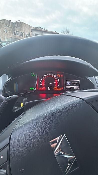 Usado DS Automobiles DS5 Sport Chic 200 HP (147 kW) 2015 Citadino