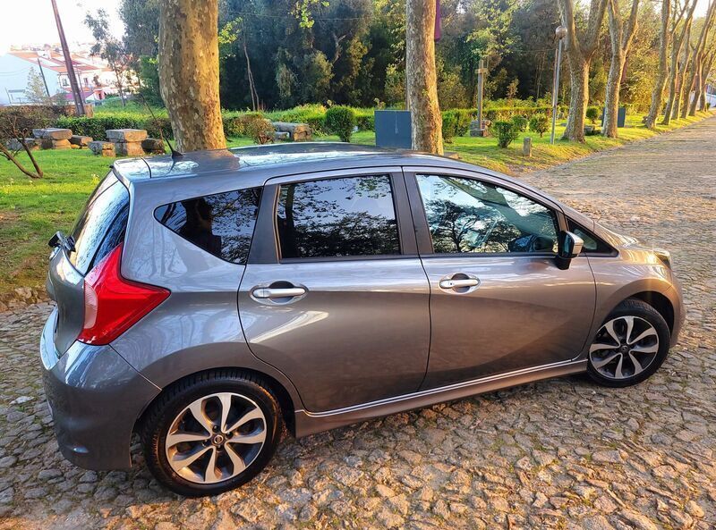 Cinzento Usado 2015 Nissan Note Comfort Monovolume | € 8.400 (Preço justo) - Imagem 1/4