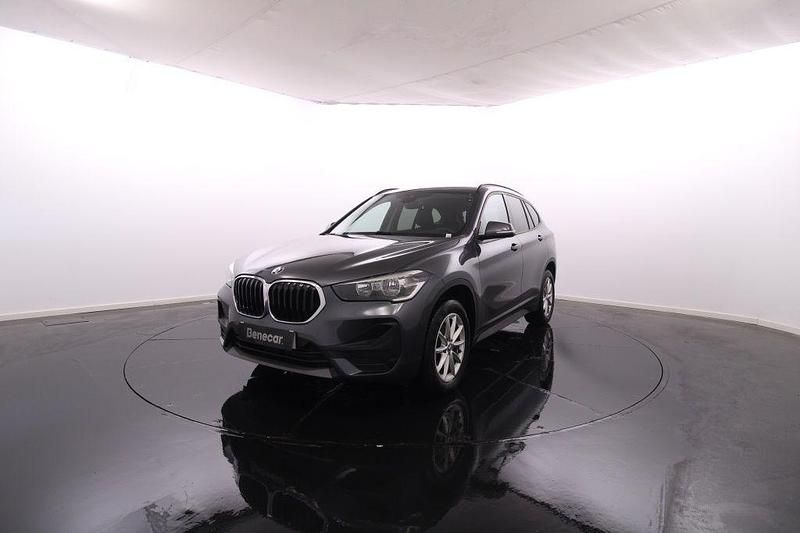Cinzento Usado 2021 BMW X1 SUV | € 33.900 - Imagem 1/4