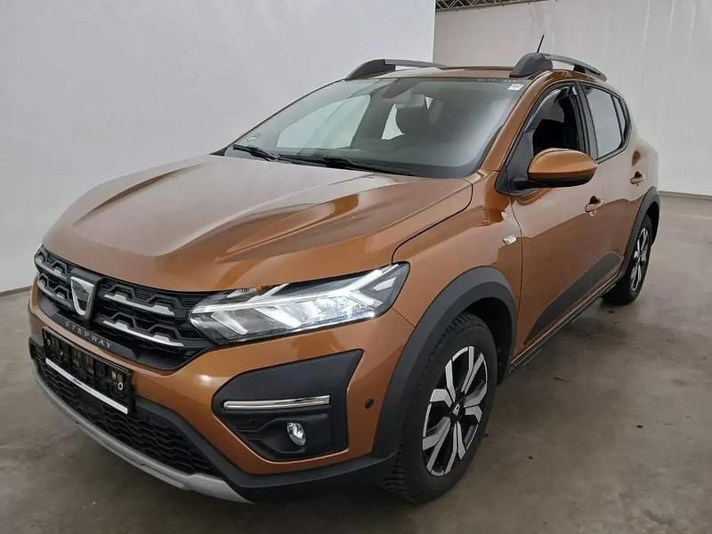 Laranja Usado 2021 Dacia Sandero Comfort Citadino | € 16.990 (Preço justo) - Imagem 1/4