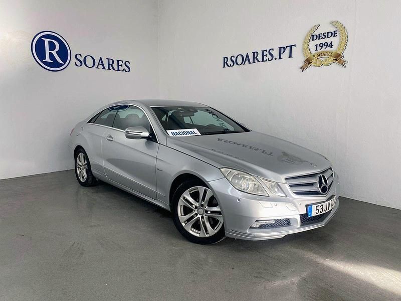 Cinza Usado 2010 Mercedes E350 Avantgarde Coupé | € 18.900 - Imagem 1/4