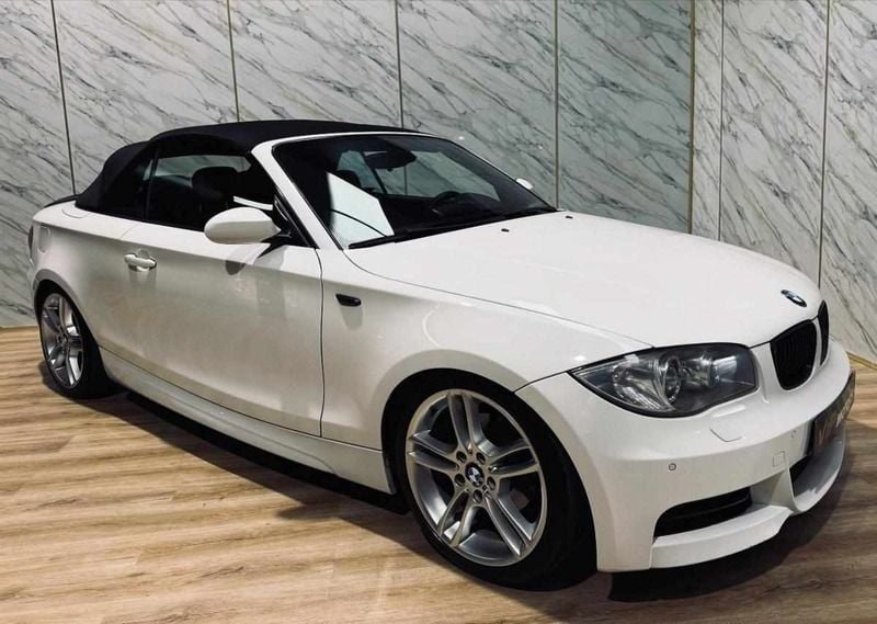 Branco Usado 2010 BMW 120 Cabriolet Cabrios | € 13.900 - Imagem 1/4