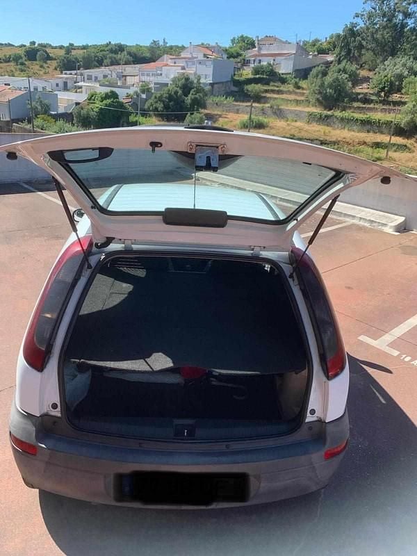 Usado Opel Corsa 65 HP (47 kW) 2002 Branco Citadino