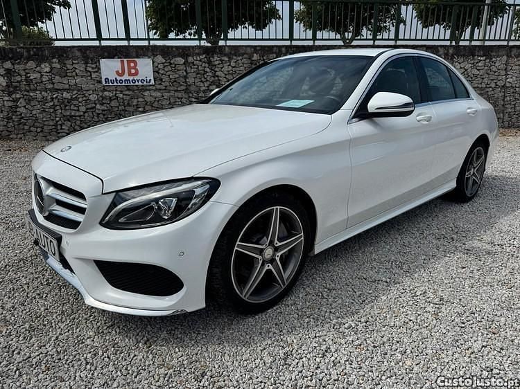 Branco Usado 2015 Mercedes C300e AMG line Sedan | € 26.450 (Preço elevado) - Imagem 1/1