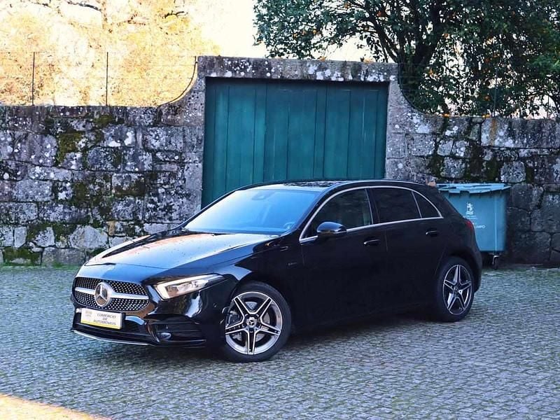 Preto Usado 2021 Mercedes A250 Citadino | € 31.490 (Preço justo) - Imagem 1/4