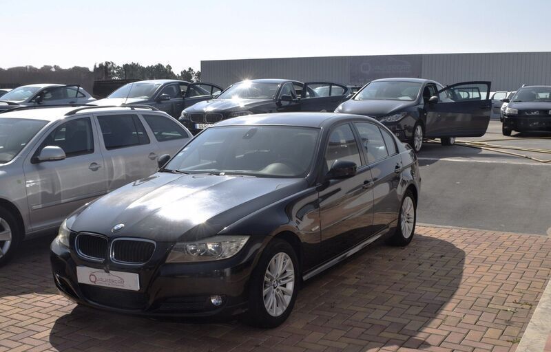 Usado BMW 320 177 HP (130 kW) 2009 Preto Sedan