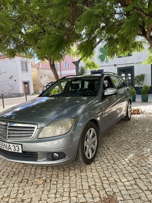 Usado 2009 Mercedes C200 Sedan | € 8.500 - Imagem 1/4