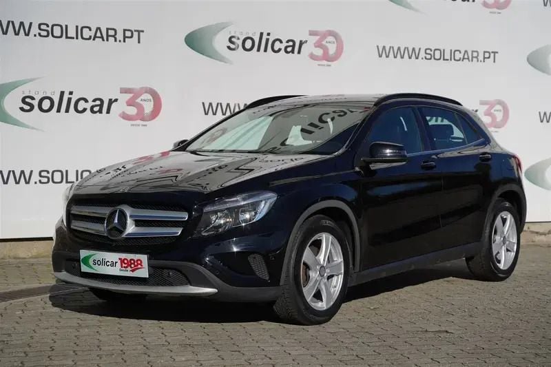 Preto Usado 2016 Mercedes GLA220 Urban SUV | € 25.500 - Imagem 1/4