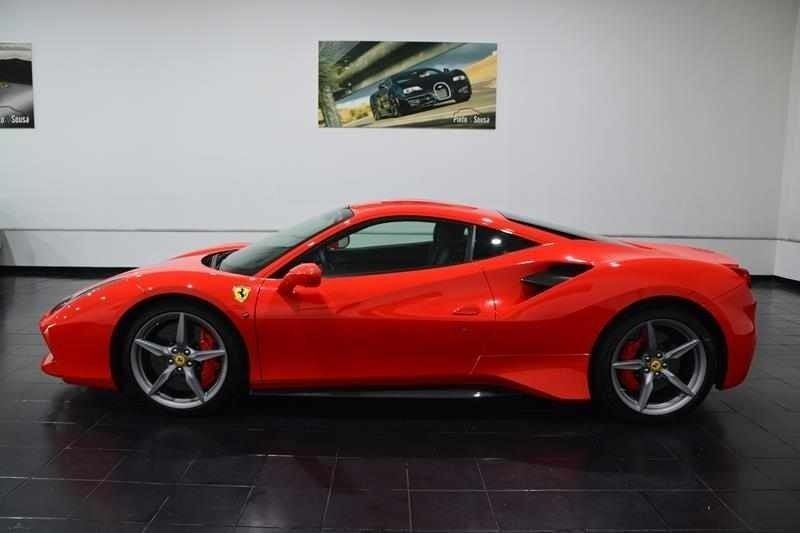 Usado Ferrari 488 670 HP (492 kW) 2016 Vermelho Coupé