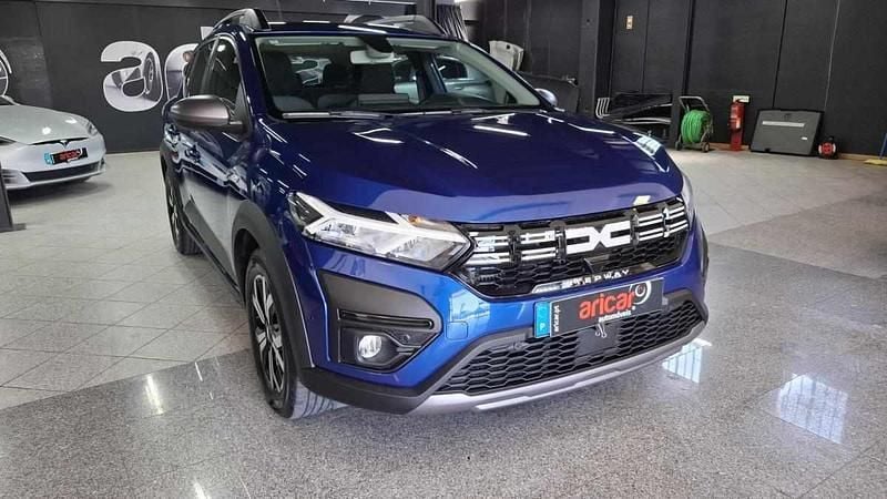 Azul Usado 2023 Dacia Sandero Citadino | € 16.990 (Preço justo) - Imagem 1/4