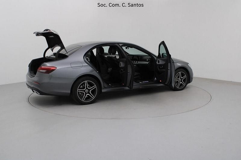 Usado Mercedes E300 AMG 316 HP (232 kW) 2023 Cinza Sedan