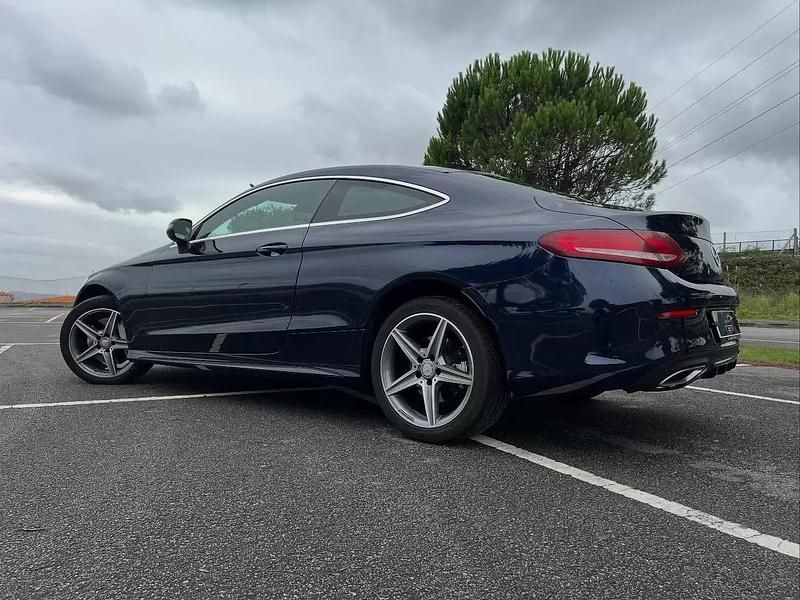 Usado Mercedes C250 204 HP (150 kW) 2016 Azul escuro Coupé
