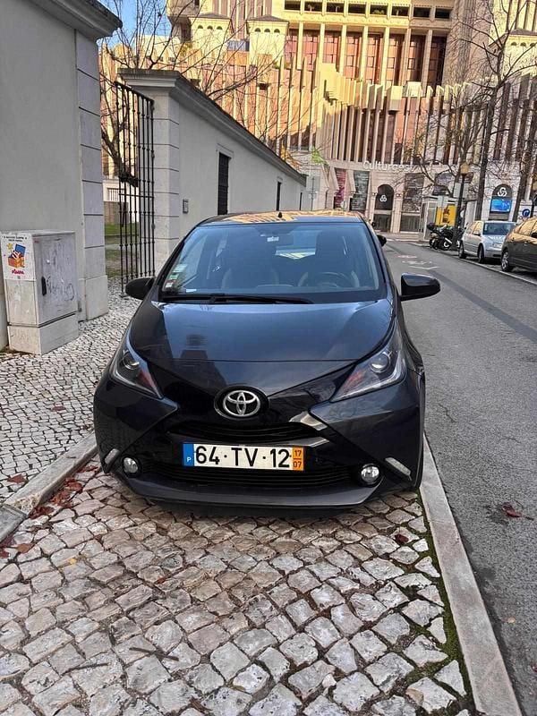 Cinzento Usado 2017 Toyota Aygo Citadino | € 10.500 (Preço elevado) - Imagem 1/4