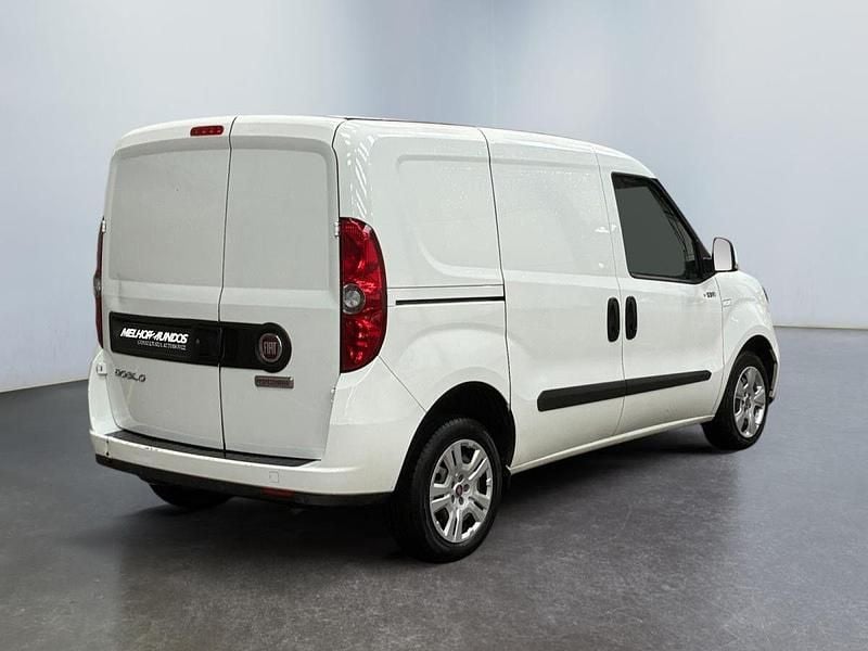 Usado Fiat Doblò Lounge 105 HP (77 kW) 2022 Branco Monovolume