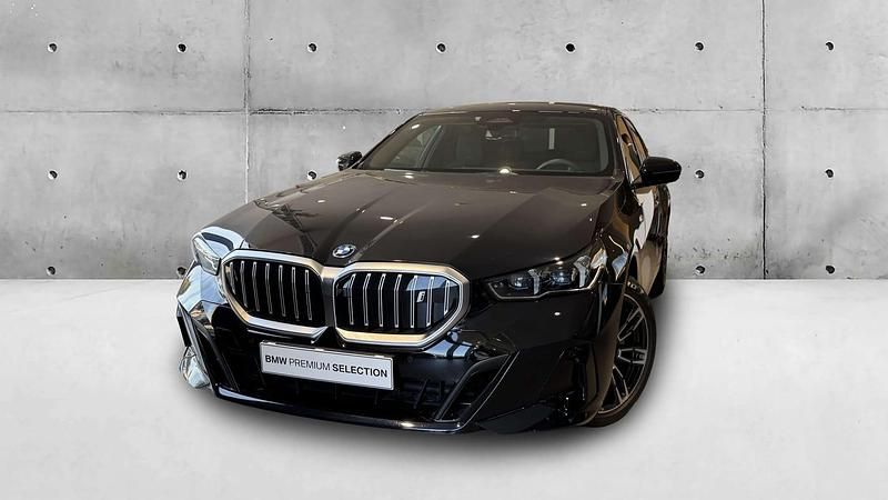 Preto carbon metalizada Usado 2024 BMW i5 Shadowline Sedan | € 63.946 - Imagem 1/4