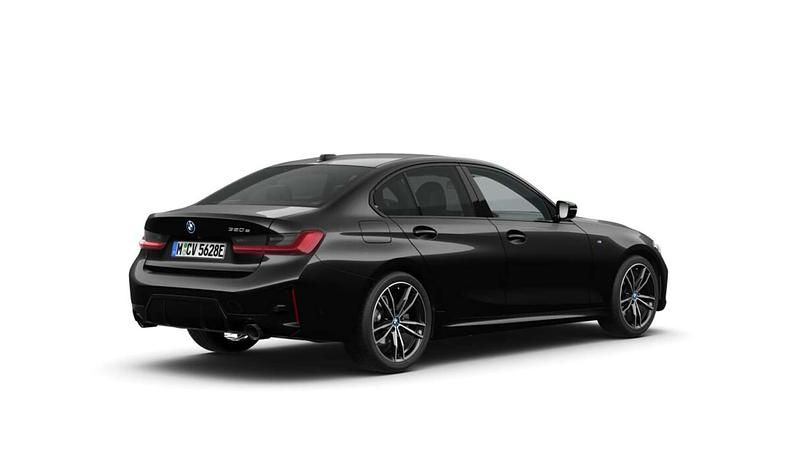 Usado BMW 320e Comfort Edition 204 HP (150 kW) 2024 Preto sapphire metalizada Sedan