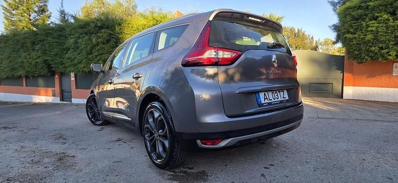 Usado Renault Grand Scénic IV 120 HP (88 kW) 2019 Cinzento Monovolume