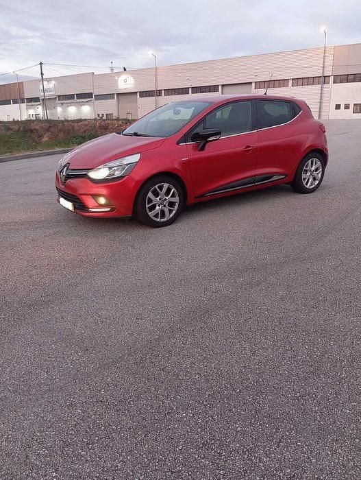 Usado Renault Clio IV 90 HP (66 kW) 2019 Sedan