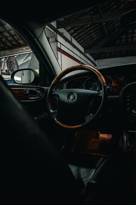 Usado 2005 Jaguar XJ6 Sedan | € 20.000 - Imagem 1/4