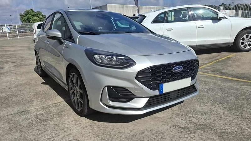Usado Ford Fiesta 100 HP (73 kW) 2022 Cinzento Citadino