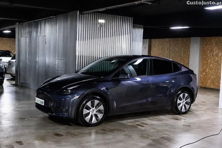Cinza Usado 2022 Tesla Model Y Long Range AWD SUV | € 35.900 - Imagem 1/1