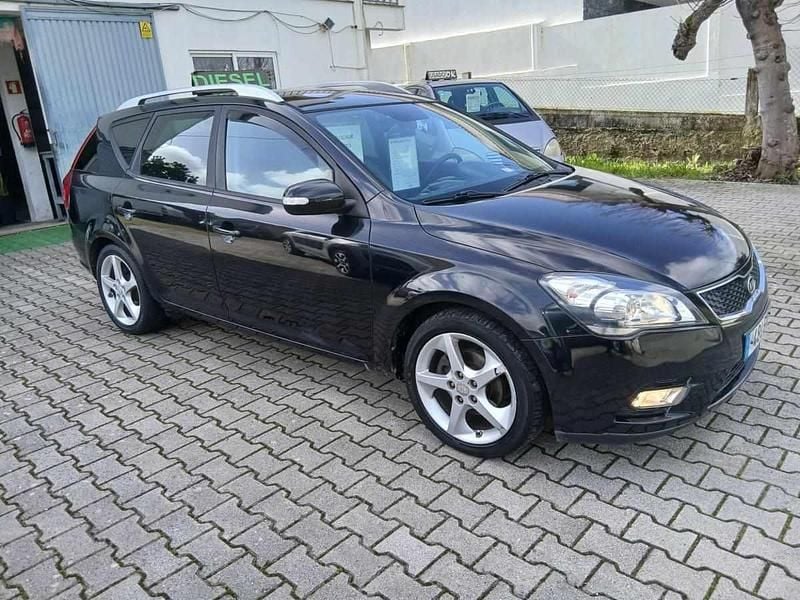 Usado Kia Ceed 90 HP (66 kW) 2010 Preto Citadino