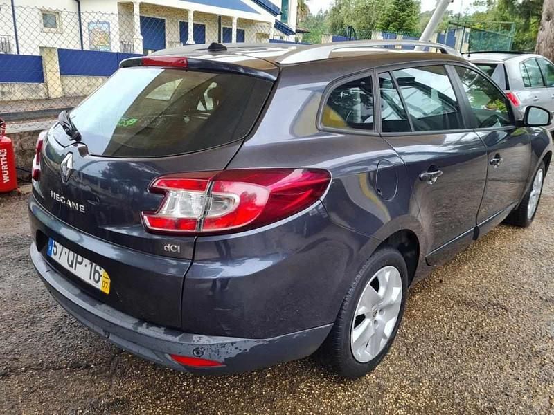 Usado Renault Mégane III 90 HP (66 kW) 2013 Cinzento