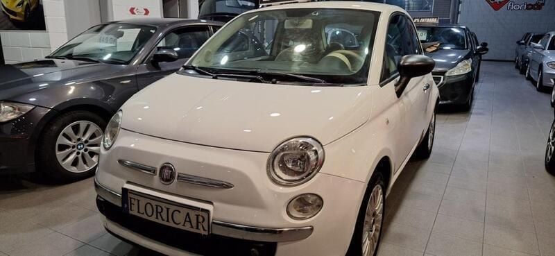 Branco Usado 2009 Fiat 500 Lounge Citadino | € 7.490 (Preço justo) - Imagem 1/4
