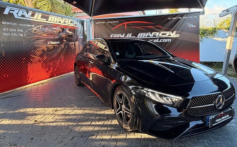 Preto Usado 2023 Mercedes A200 AMG line Sedan | € 31.900 - Imagem 1/4