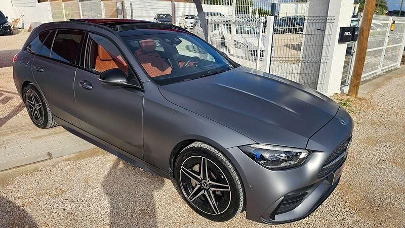 Usado Mercedes C300 AMG line 320 HP (235 kW) 2022 Cinza Carrinha