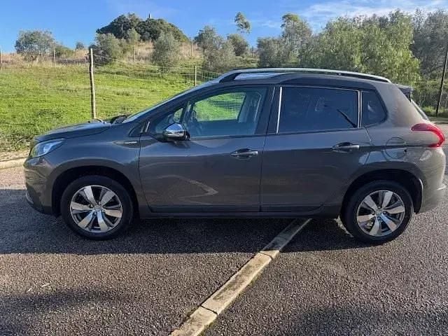 Cinzento Usado 2019 Peugeot 2008 Style SUV | € 13.500 (Super Preço) - Imagem 1/4