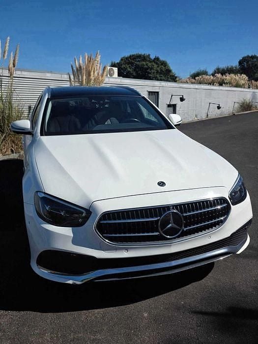 Usado 2021 Mercedes E300 Avantgarde Sedan | € 25.000 (Super Preço) - Imagem 1/4