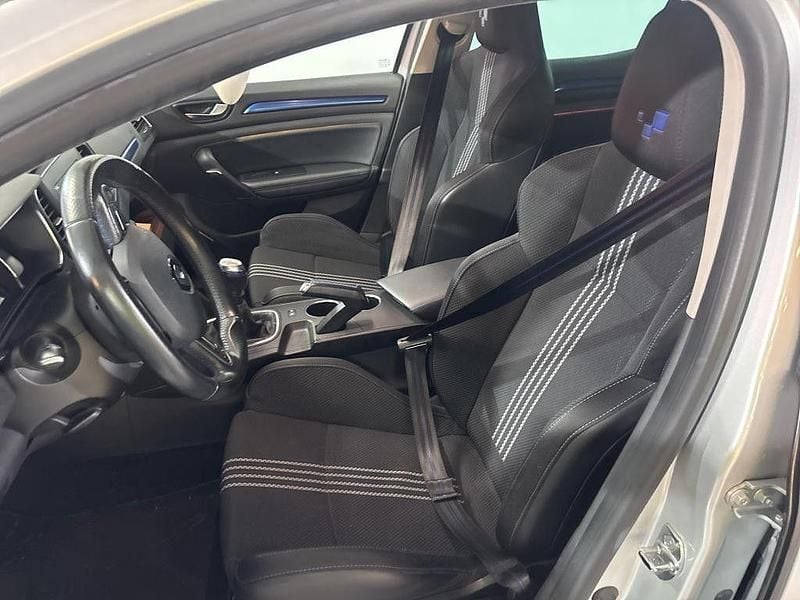Usado Renault Mégane IV 140 HP (102 kW) 2020 Cinzento