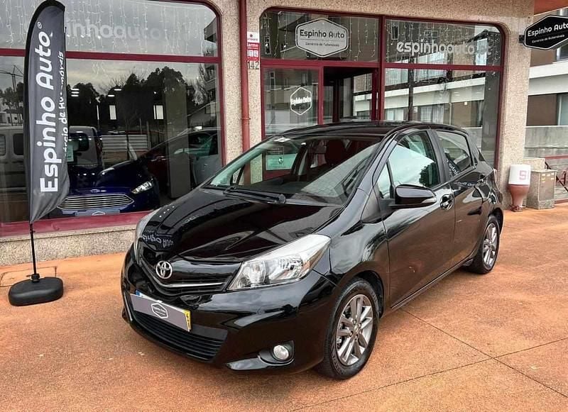 Preto Usado 2014 Toyota Yaris | € 9.750 (Preço justo) - Imagem 1/4