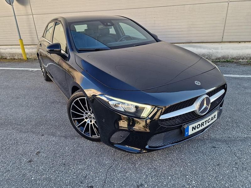 Usado Mercedes A180 Style 116 HP (85 kW) 2019 Preto