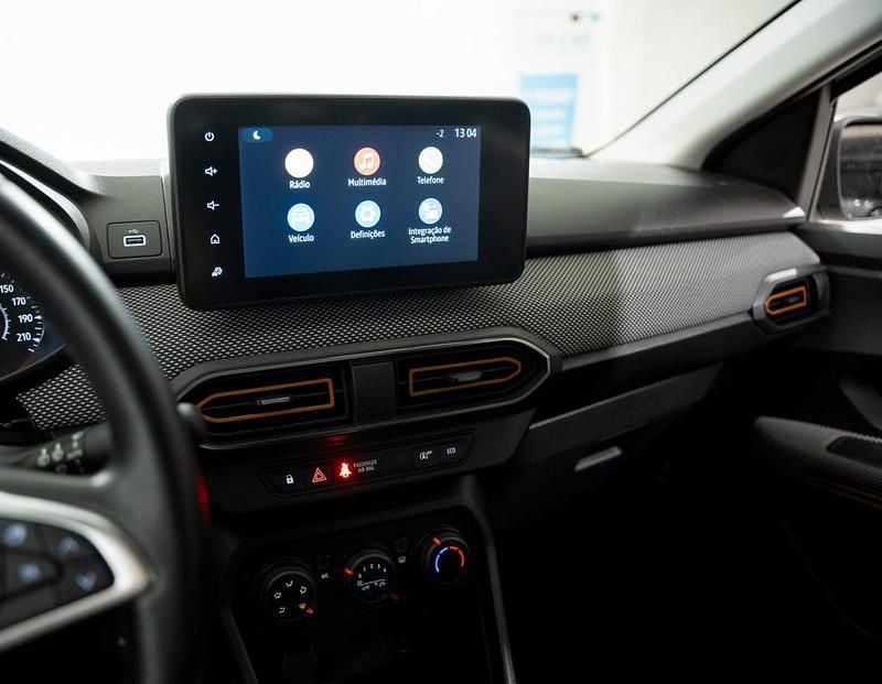 Usado Dacia Sandero Comfort 91 HP (66 kW) 2022 Branco SUV