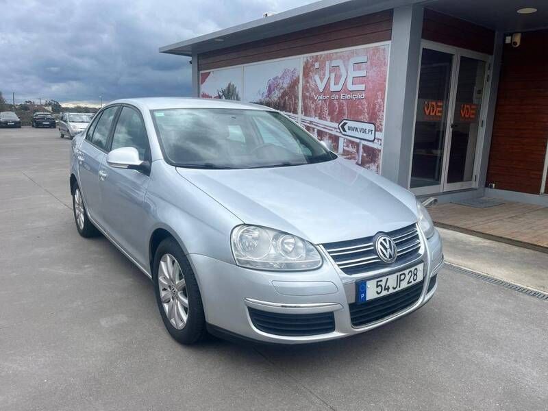 Cinzento Usado 2010 VW Jetta Trendline Sedan | € 7.950 (Preço justo) - Imagem 1/4